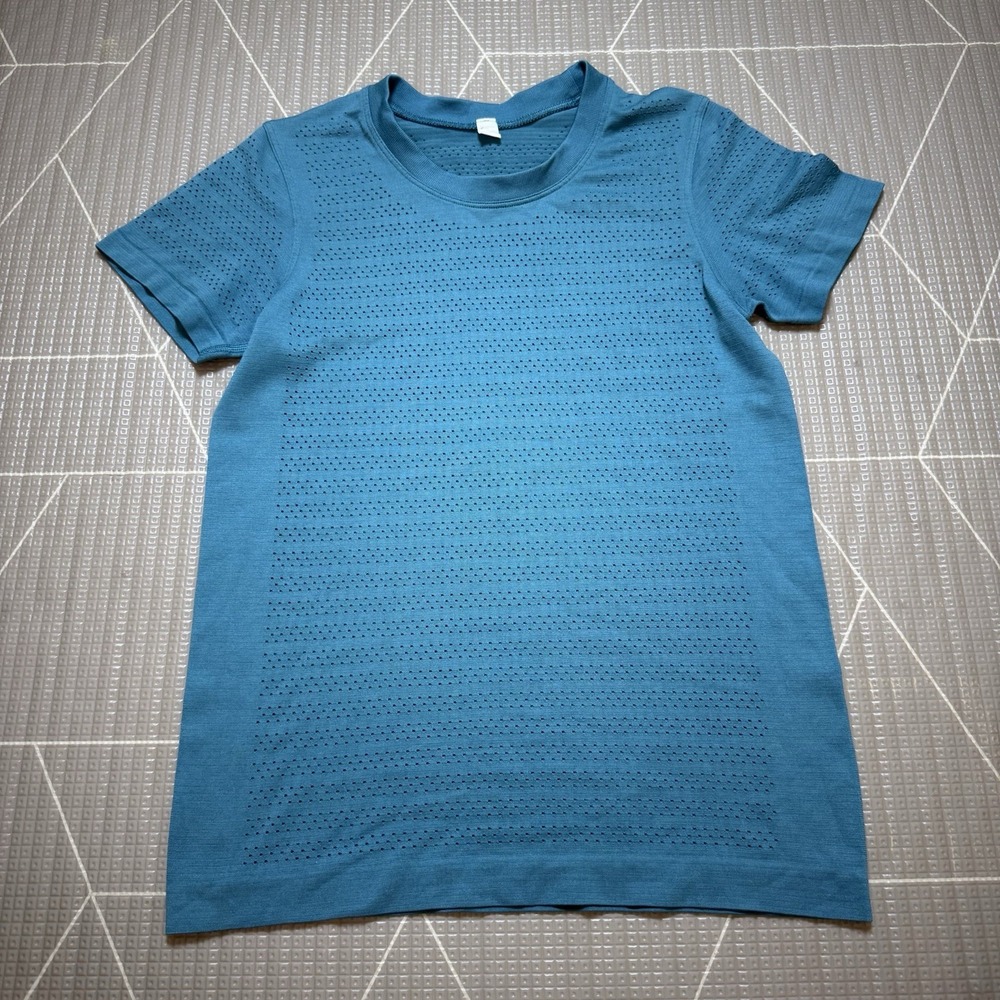 Lululemon Breeze By Short Sleeve *Squad 4 Ice Cave LW3AWPS